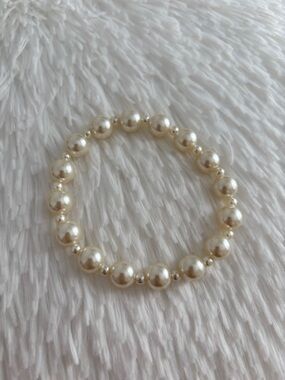 Classic Pearl Stretch Bracelet - Cream Faux Pearls
